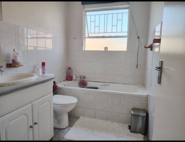 2 BEDROOM APARTMENT FOR SALE IN VORNA VALLEY
